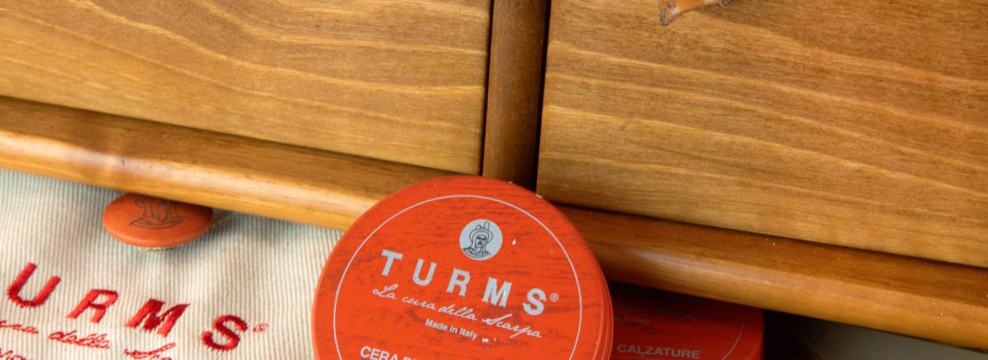 turms_complete shoe care kit in mobiletto __light brown__2